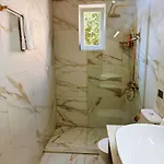 Mary's House Roof Garden Hub Апартаменты *
