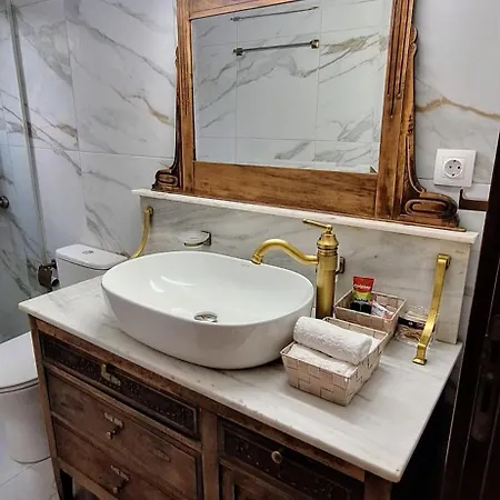 Mary's House - Urban Promenade Vibes Apartmán