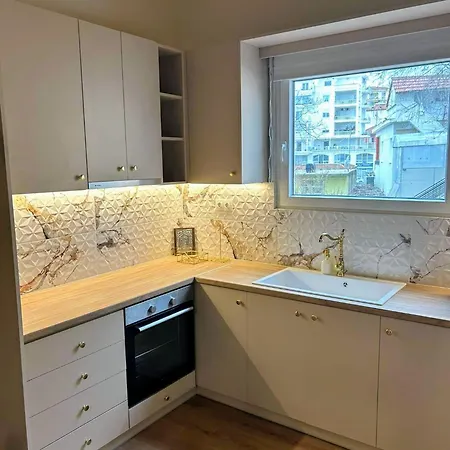 Mary's Rooftop House - Promenade Vibes アパート トリポリス