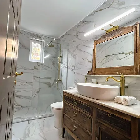 Mary's Rooftop House - Promenade Vibes Διαμέρισμα