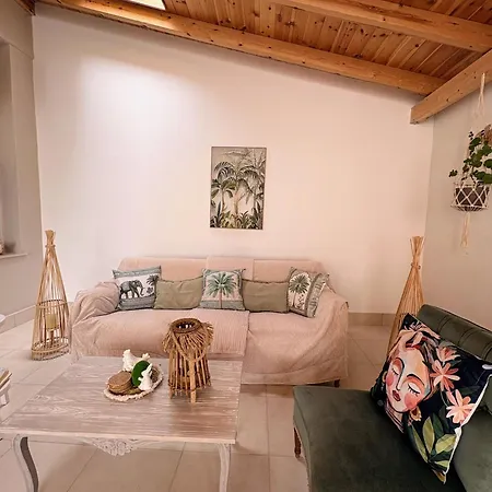 Mary's House Roof Garden Hub アパート