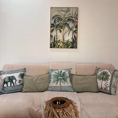 Mary's House Roof Garden Hub 特里波利斯