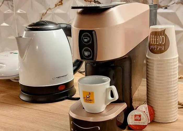 Mary's House Roof Garden Hub 公寓