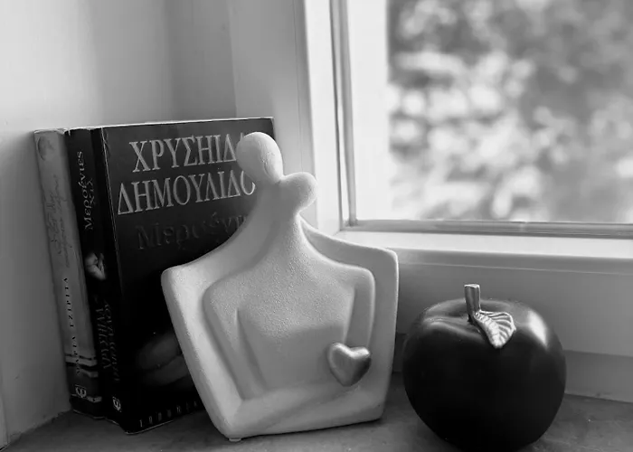 Mary's House Roof Garden Hub * 特里波利斯