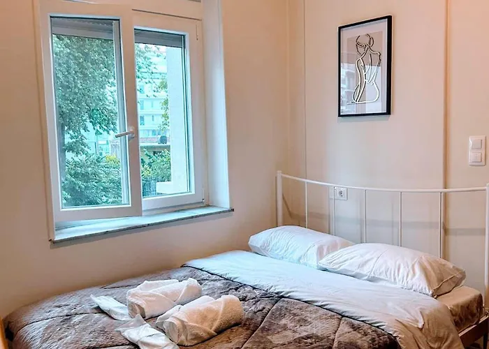 Mary's House Roof Garden Hub 公寓