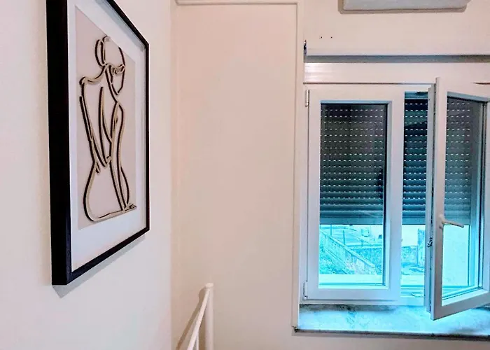 Mary's House Roof Garden Hub 公寓